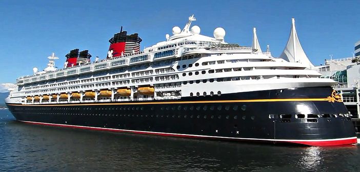 Disney-Wonder-docked-at-Vancouver-cruise-terminal