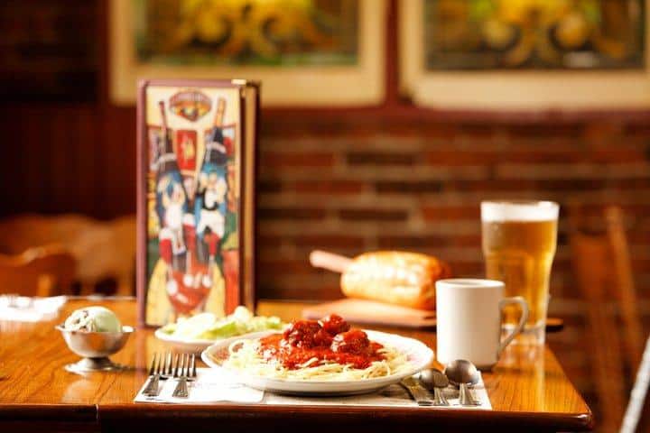 old-spaghett-gastown-restaurant