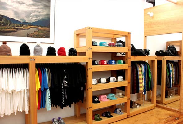 stussy-shopping-in-gastown