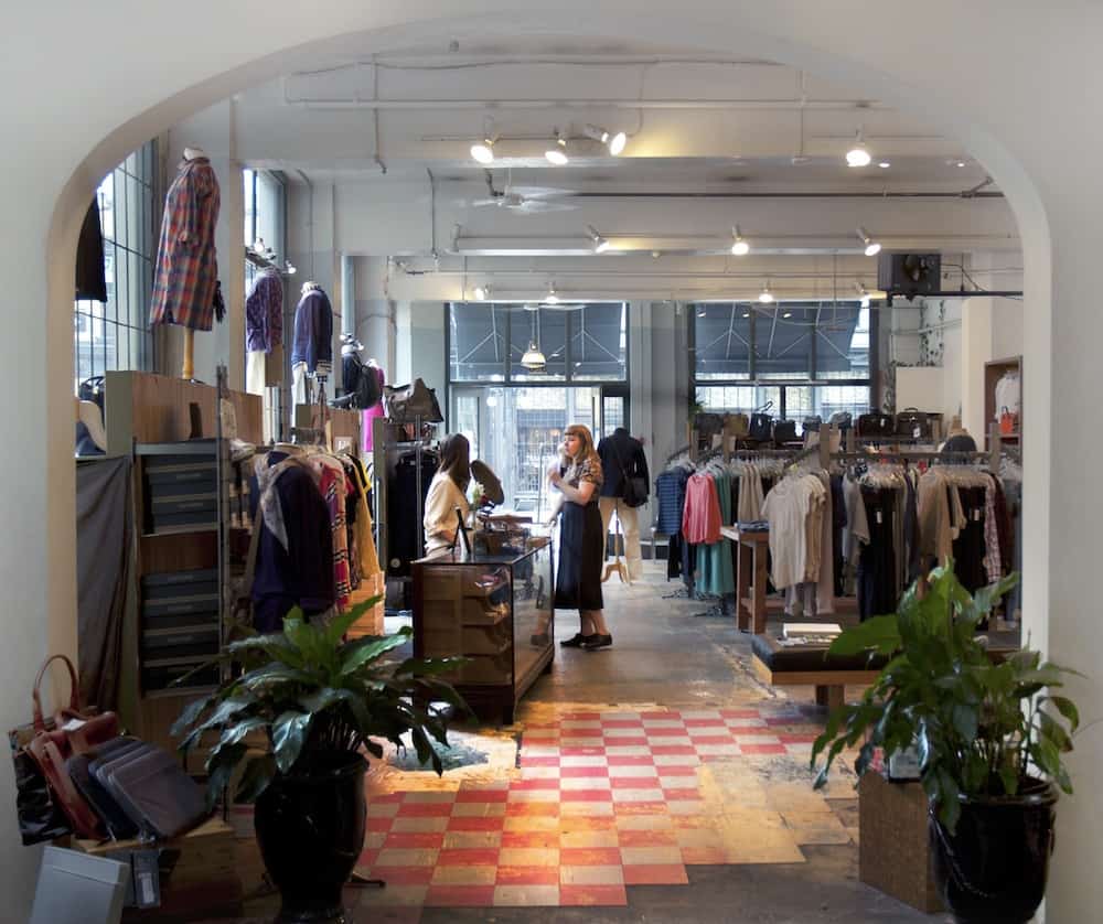 the-block-shopping-in-gastown